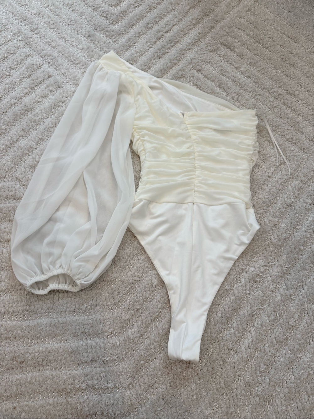 NWOT - Women’s Off White One Sleeve Body Suit - Size XSmall - Picture 2 of 3